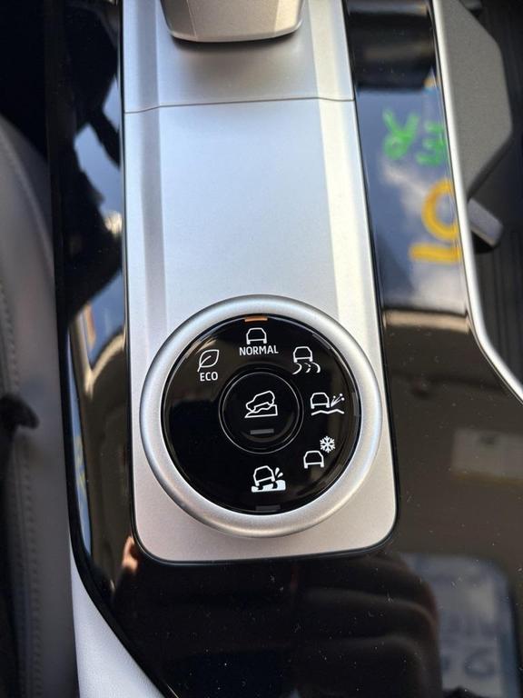 new 2025 Mitsubishi Outlander car, priced at $43,545