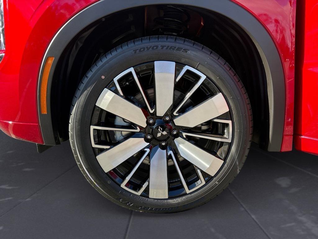 new 2025 Mitsubishi Outlander car, priced at $43,545
