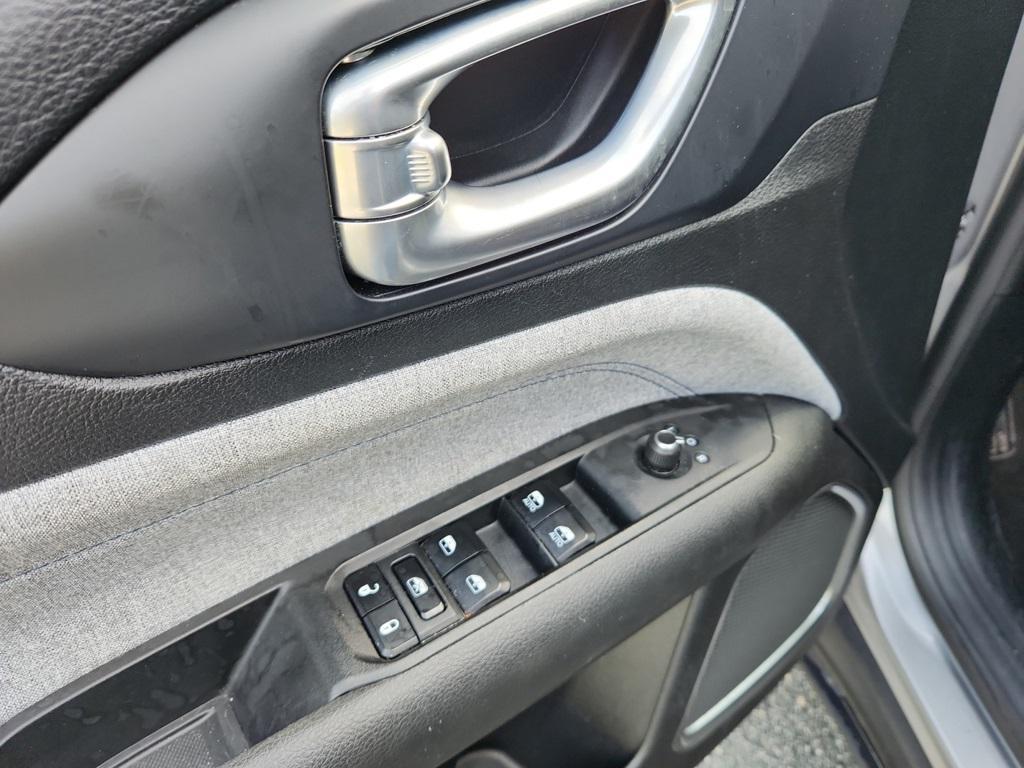 used 2022 Jeep Compass car, priced at $20,995