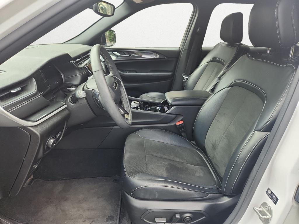 used 2023 Jeep Grand Cherokee car, priced at $32,550