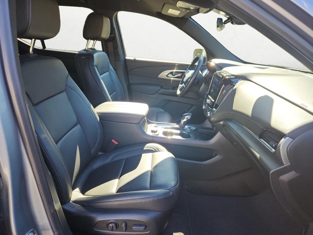used 2023 Chevrolet Traverse car, priced at $32,900