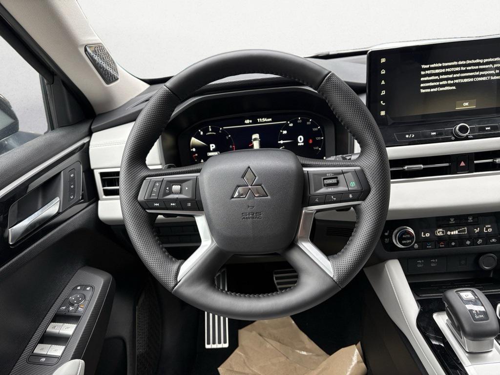 new 2025 Mitsubishi Outlander car, priced at $46,640