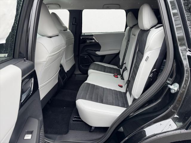 new 2025 Mitsubishi Outlander car, priced at $37,260