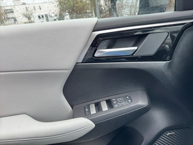 new 2025 Mitsubishi Outlander car, priced at $37,260