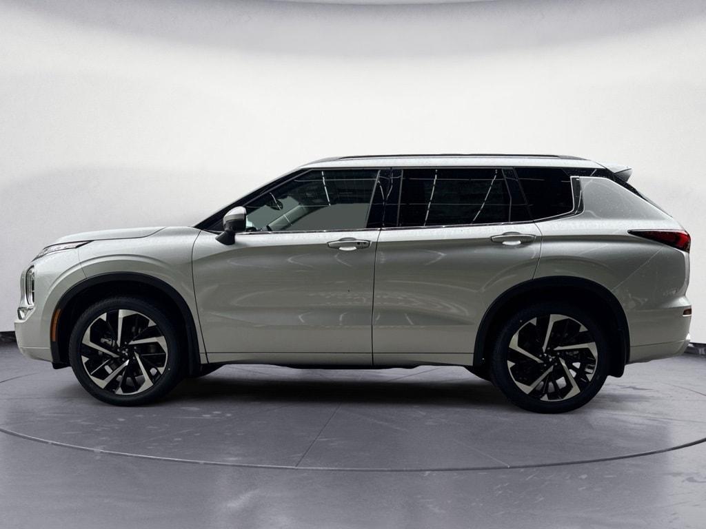 new 2024 Mitsubishi Outlander car, priced at $42,165