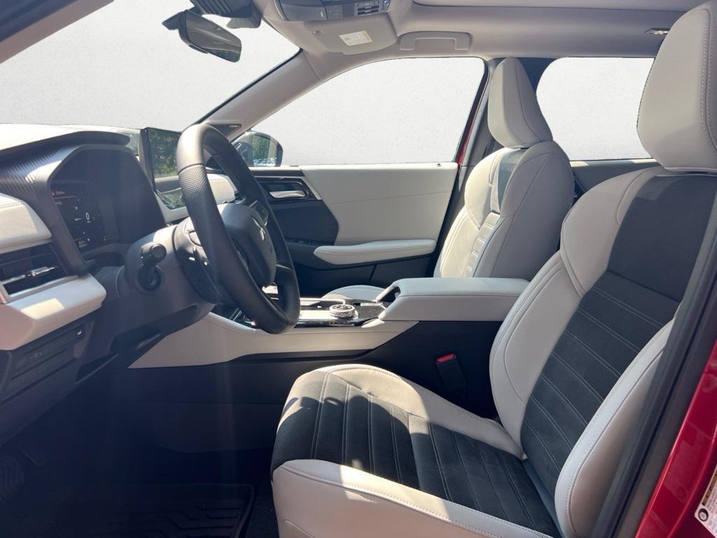 new 2025 Mitsubishi Outlander car, priced at $40,465