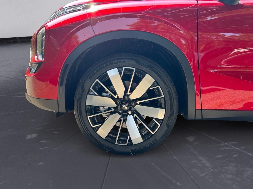 new 2025 Mitsubishi Outlander car, priced at $40,465