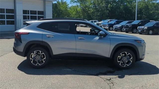 new 2025 Chevrolet Trax car