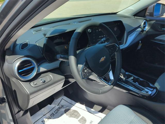 new 2025 Chevrolet Trax car