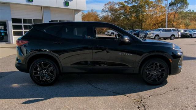 new 2025 Chevrolet Blazer car, priced at $35,330