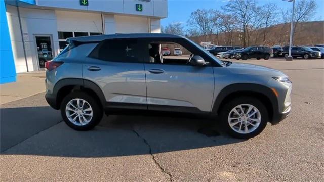 new 2025 Chevrolet TrailBlazer car, priced at $27,105