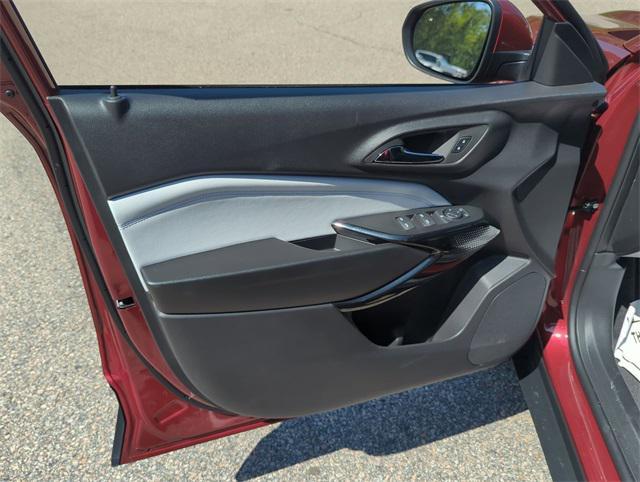 new 2025 Chevrolet Trax car