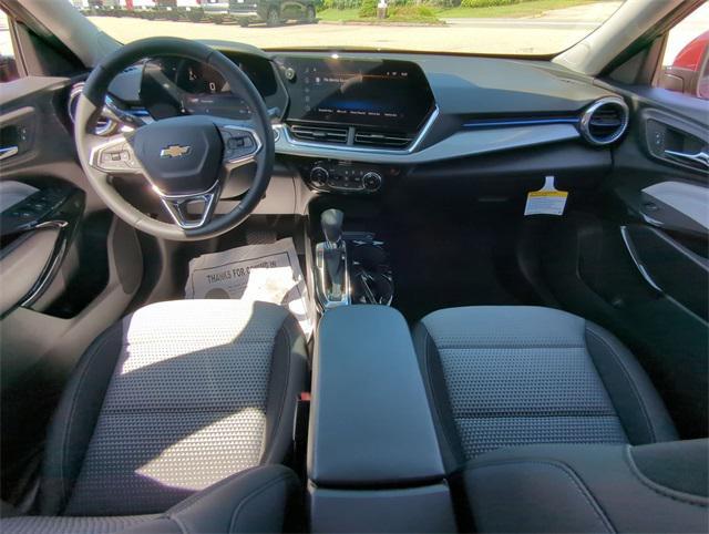 new 2025 Chevrolet Trax car