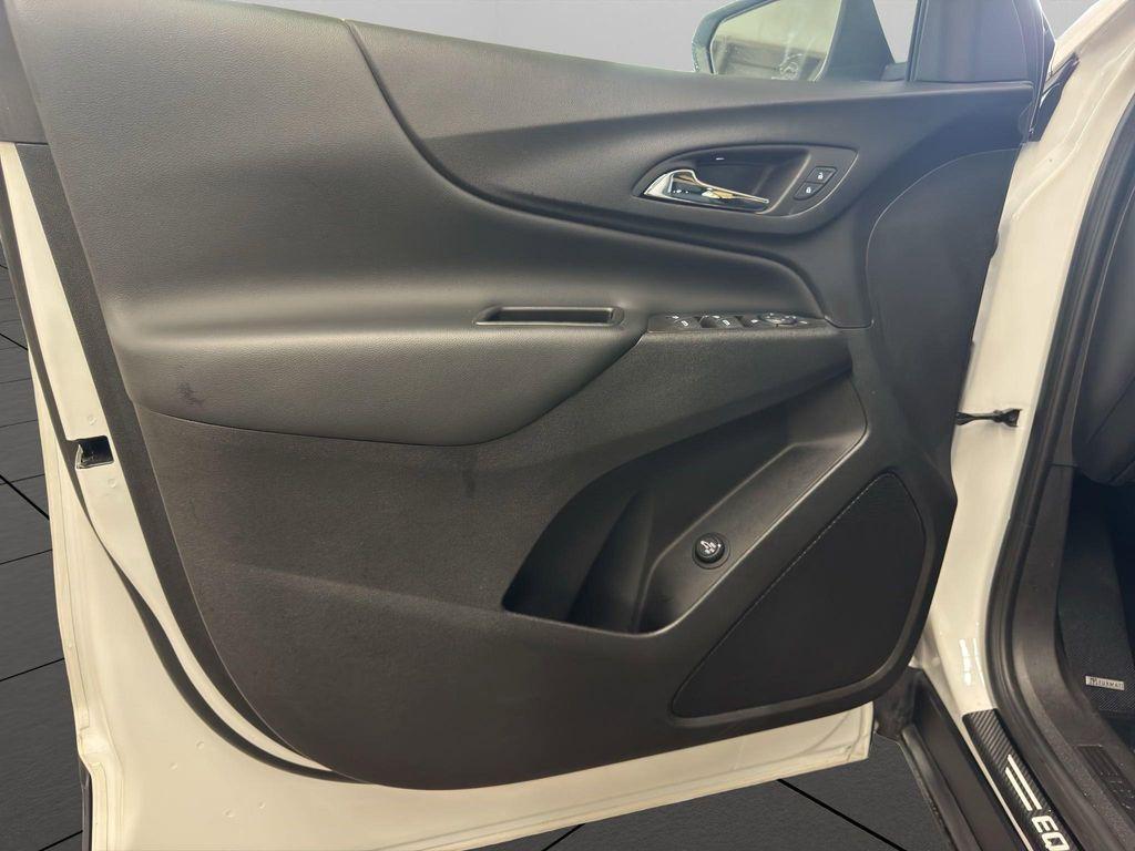 used 2022 Chevrolet Equinox car, priced at $26,895