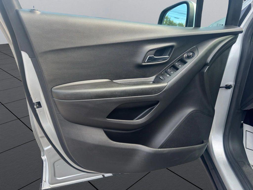 used 2022 Chevrolet Trax car, priced at $22,512