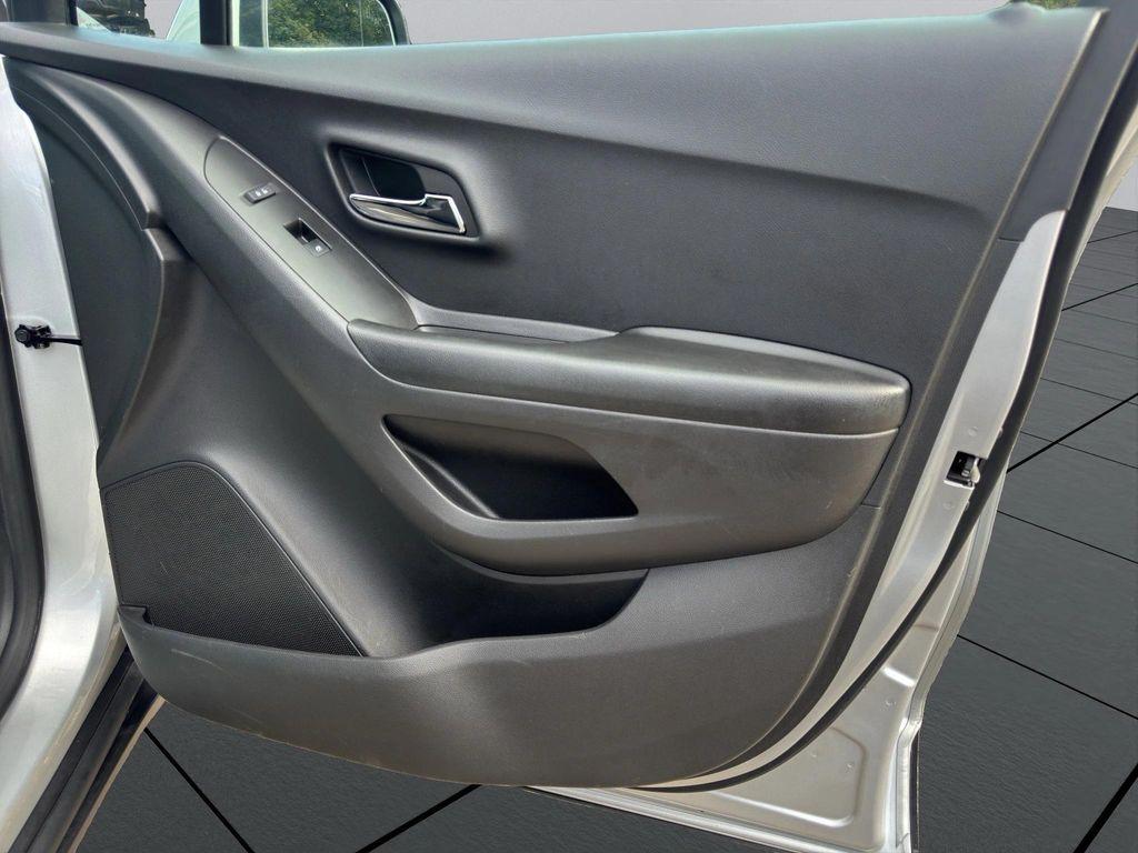 used 2022 Chevrolet Trax car, priced at $22,512