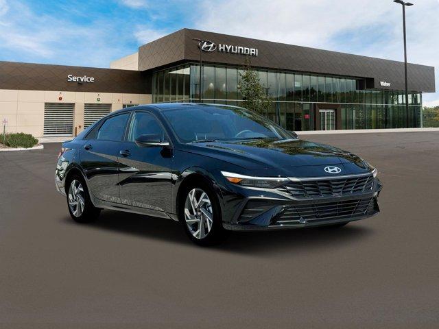 new 2025 Hyundai Elantra car