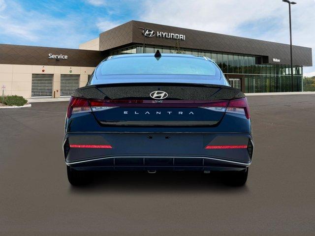 new 2025 Hyundai Elantra car