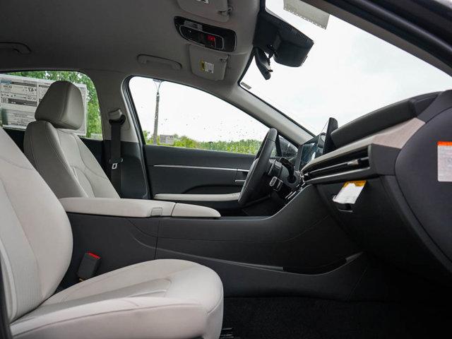 new 2025 Hyundai Sonata Hybrid car, priced at $31,470