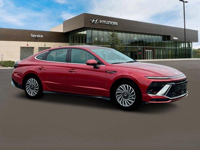 new 2025 Hyundai Sonata Hybrid car, priced at $33,205