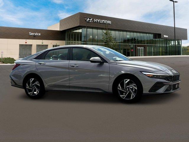 new 2025 Hyundai Elantra car