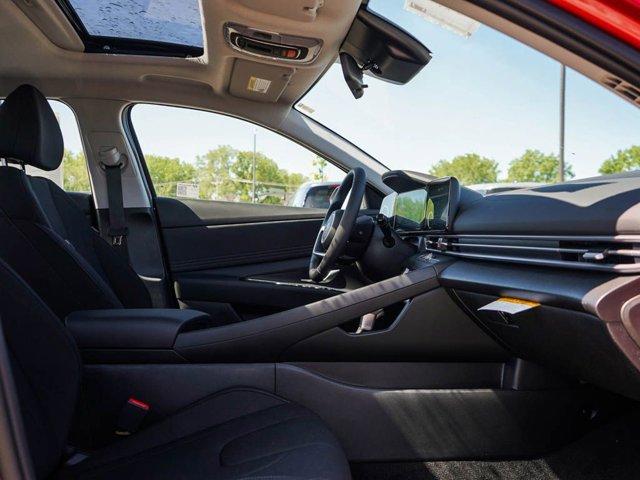 new 2025 Hyundai Elantra car, priced at $25,684
