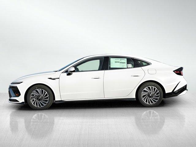 new 2026 Hyundai Sonata Hybrid car, priced at $33,905