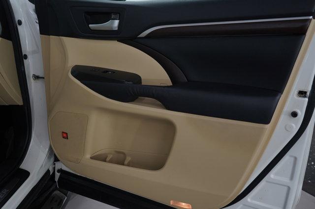 used 2015 Toyota Highlander Hybrid car, priced at $19,799