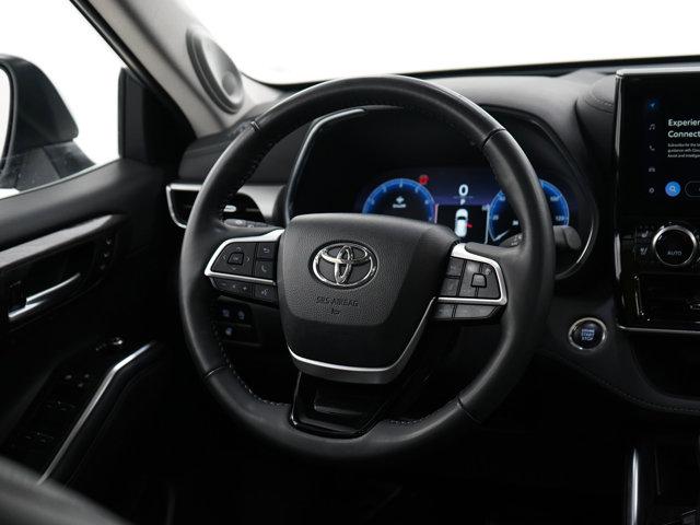 used 2023 Toyota Highlander car, priced at $39,998