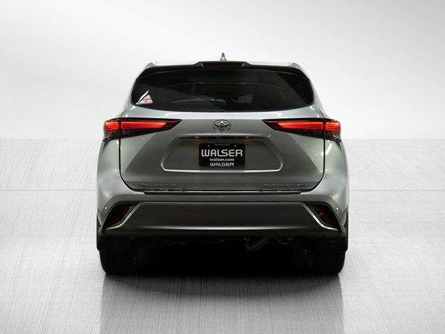 used 2023 Toyota Highlander car, priced at $39,998