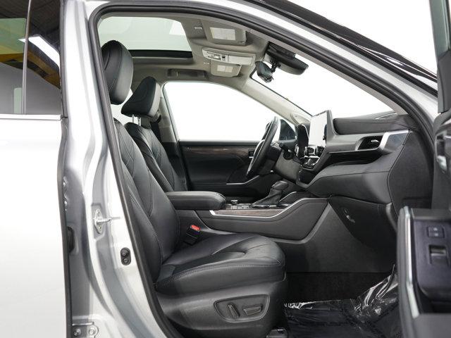 used 2023 Toyota Highlander car, priced at $39,998