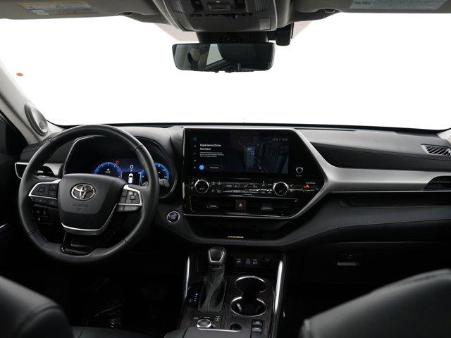 used 2023 Toyota Highlander car, priced at $39,998