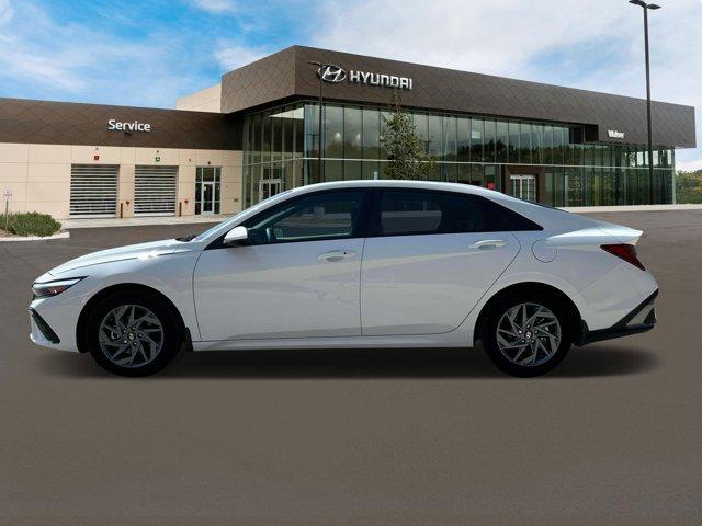 new 2025 Hyundai Elantra HEV car, priced at $27,549