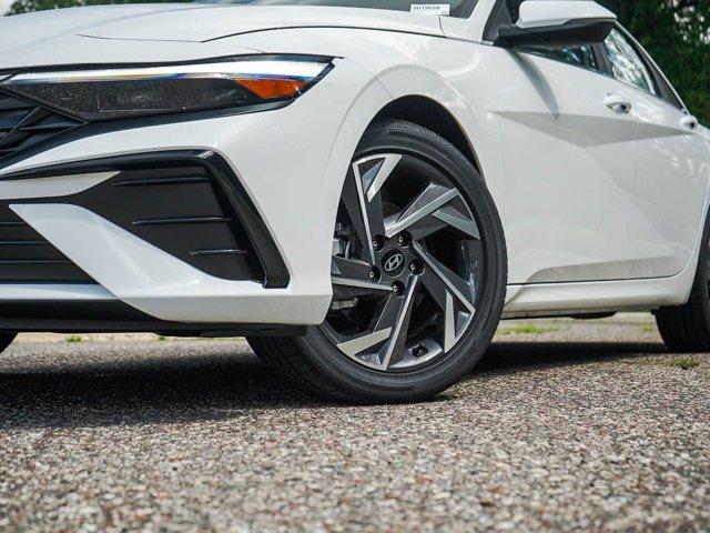 new 2025 Hyundai Elantra car, priced at $27,800