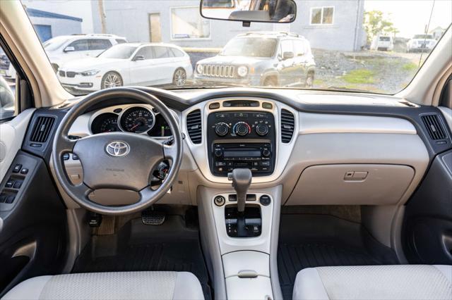 used 2005 Toyota Highlander car, priced at $7,400