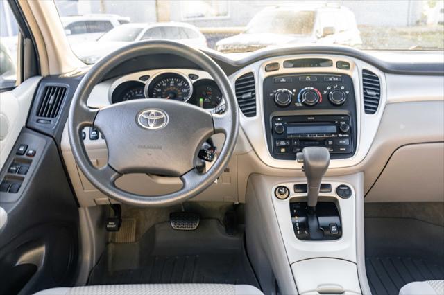 used 2005 Toyota Highlander car, priced at $7,400