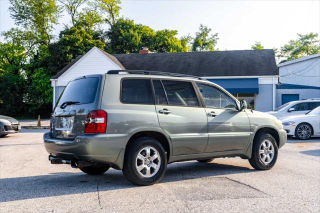 used 2005 Toyota Highlander car, priced at $7,400