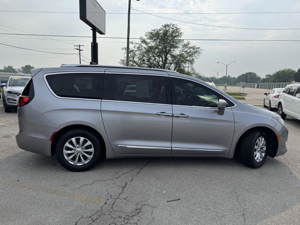 used 2019 Chrysler Pacifica car, priced at $8,995
