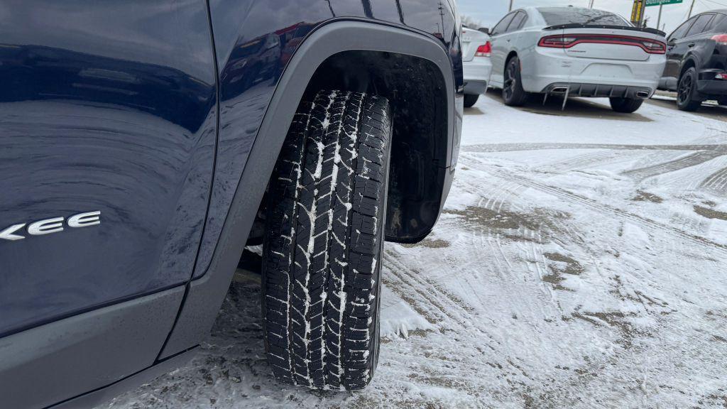 used 2015 Jeep Cherokee car, priced at $7,995