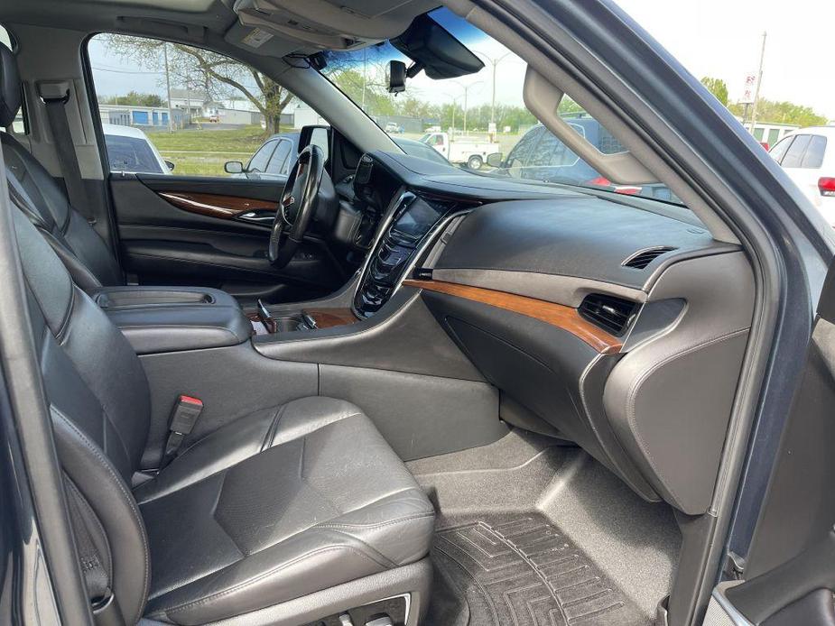 used 2019 Cadillac Escalade ESV car, priced at $28,495