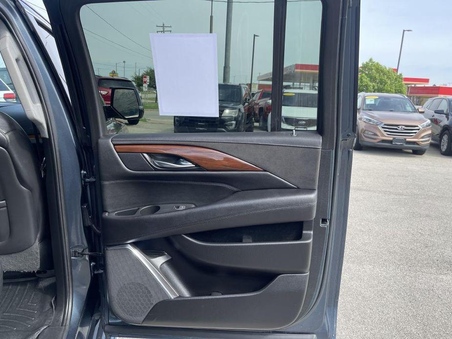 used 2019 Cadillac Escalade ESV car, priced at $28,495