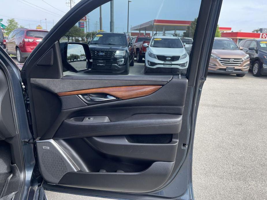 used 2019 Cadillac Escalade ESV car, priced at $28,495