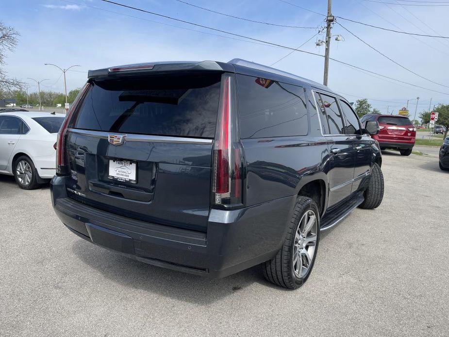 used 2019 Cadillac Escalade ESV car, priced at $28,495