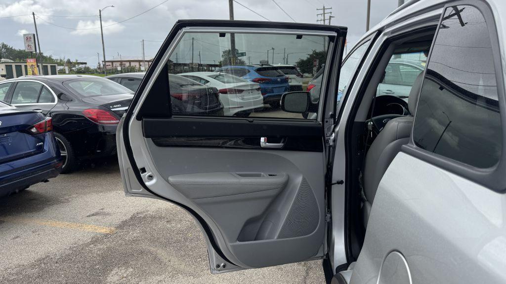 used 2014 Kia Sorento car, priced at $8,695