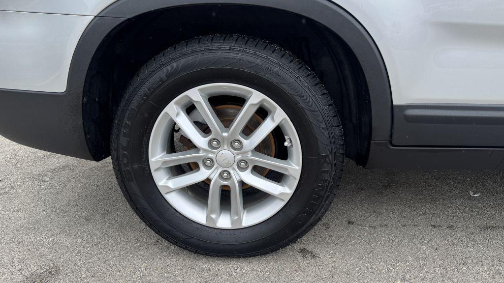 used 2014 Kia Sorento car, priced at $8,695