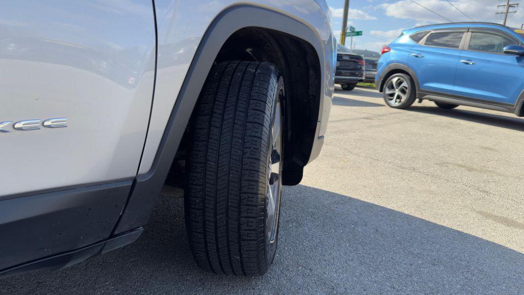 used 2020 Jeep Cherokee car, priced at $14,995