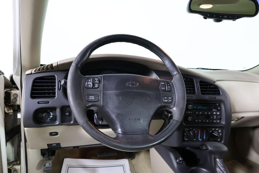 used 2002 Chevrolet Monte Carlo car, priced at $6,495