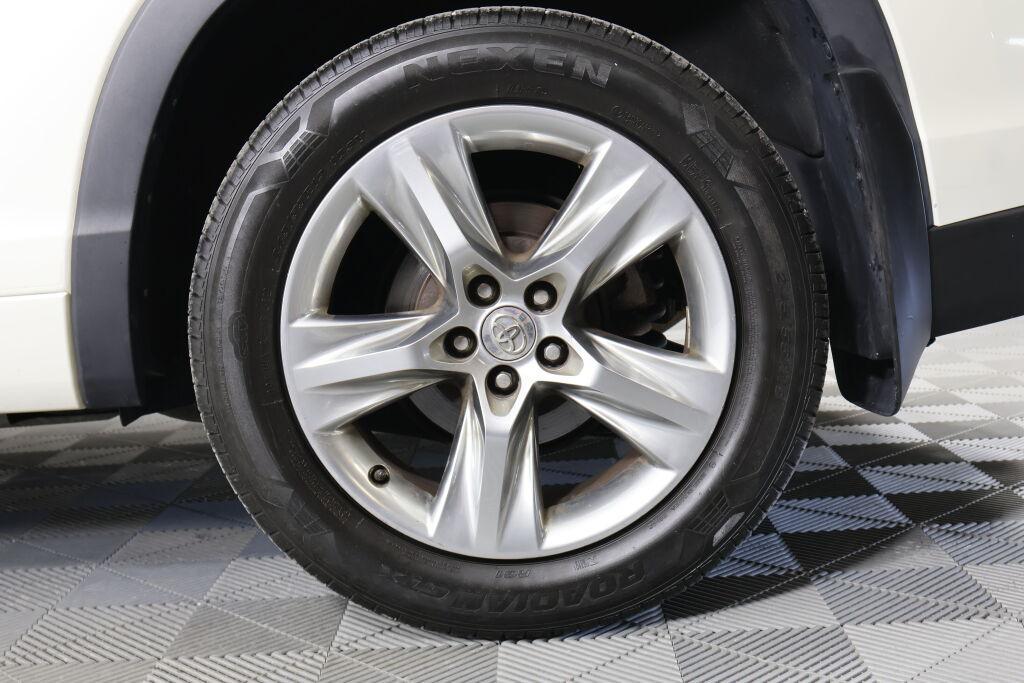 used 2015 Toyota Highlander car, priced at $15,291