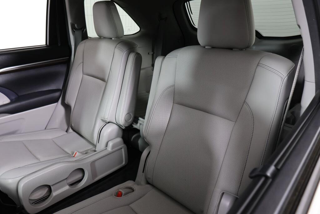 used 2015 Toyota Highlander car, priced at $15,291