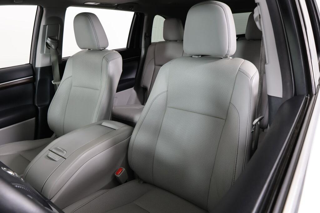 used 2015 Toyota Highlander car, priced at $15,291